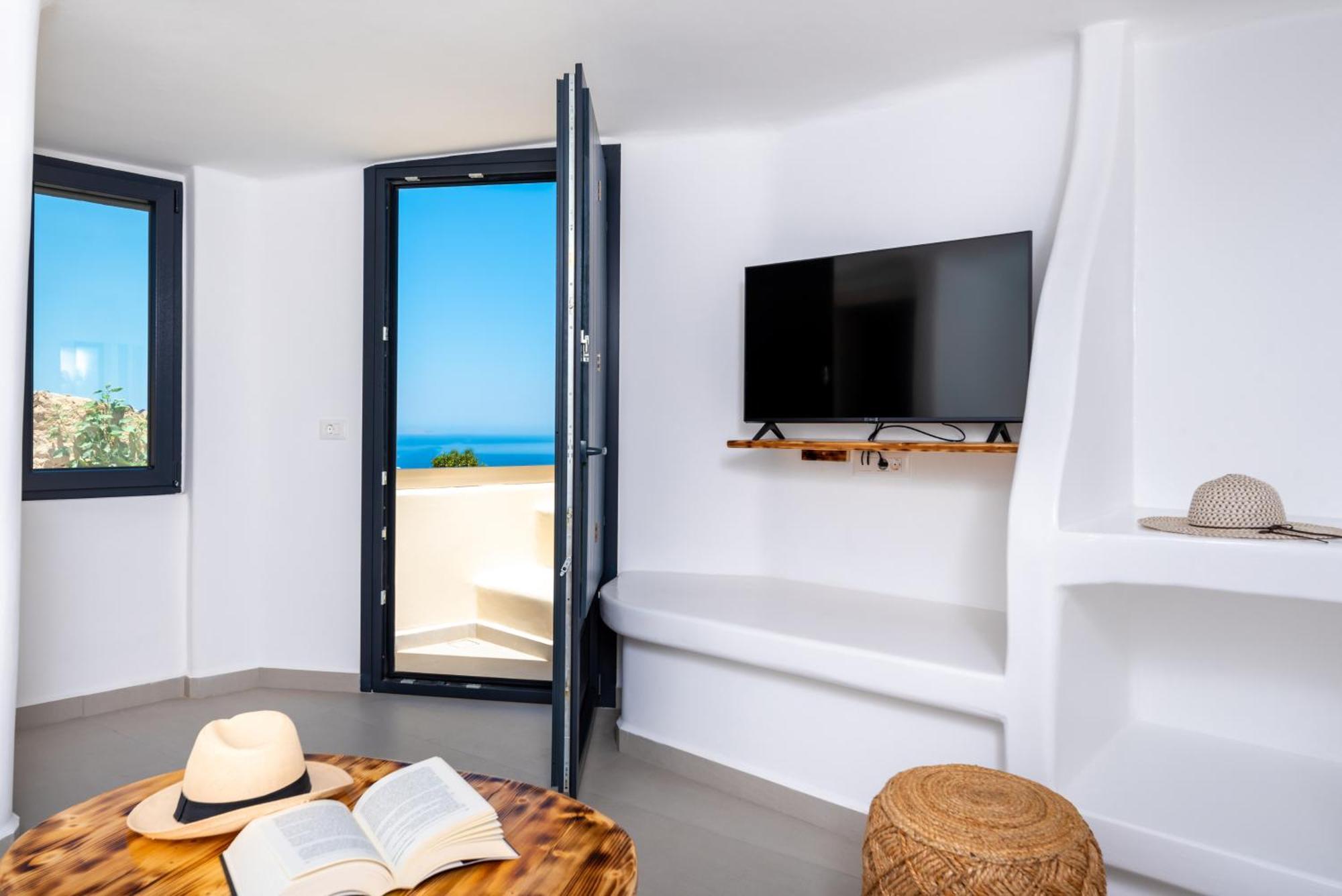 Deep Cave Suites Kontochori Fira  Exterior photo